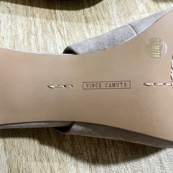 NWT Vince Camuto VC-Hamden Truffle Taupe Suede Slingback Pump 7.5 - Picture 7 of 12